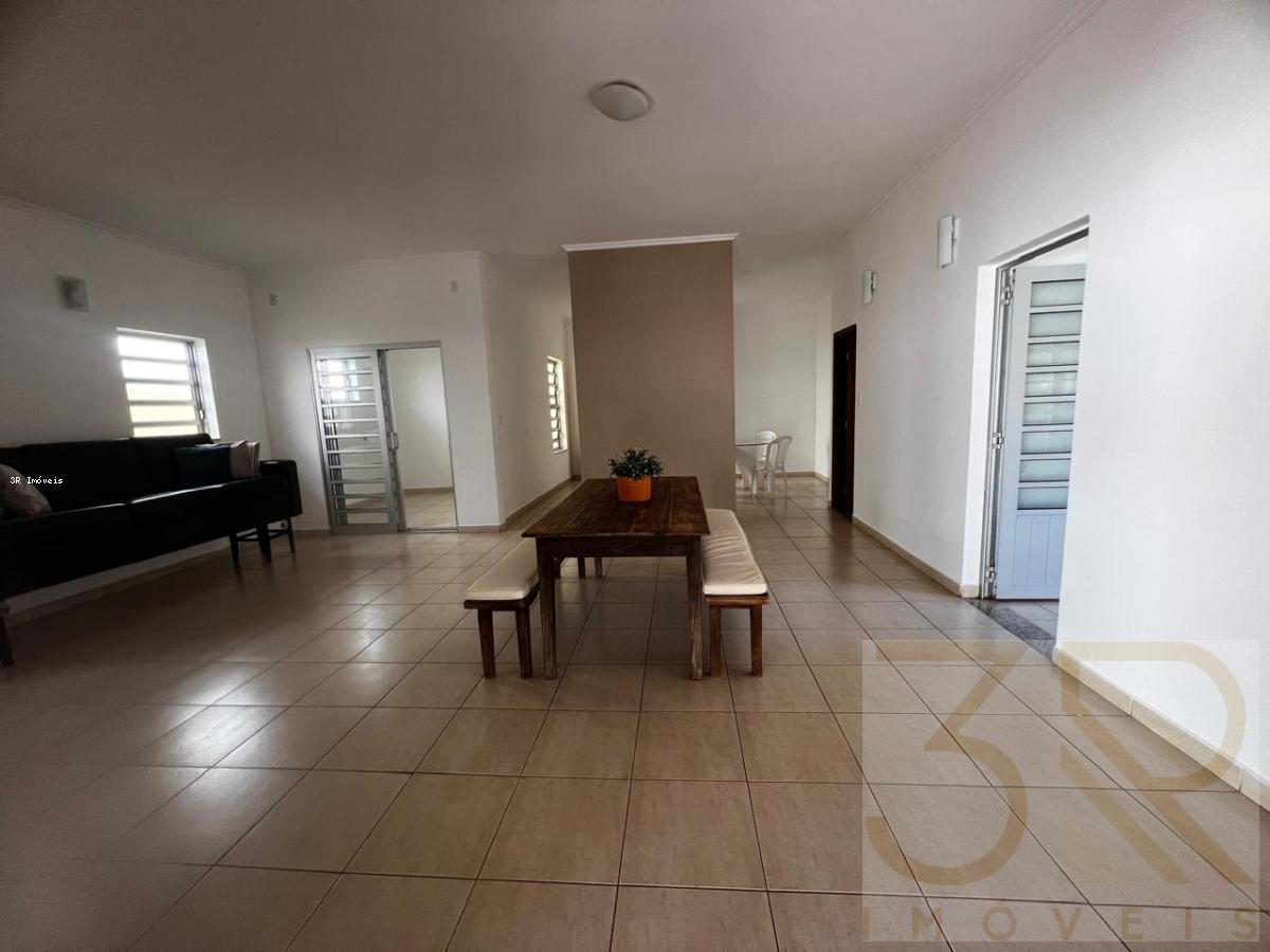 Casa para alugar com 3 quartos, 230m² - Foto 6