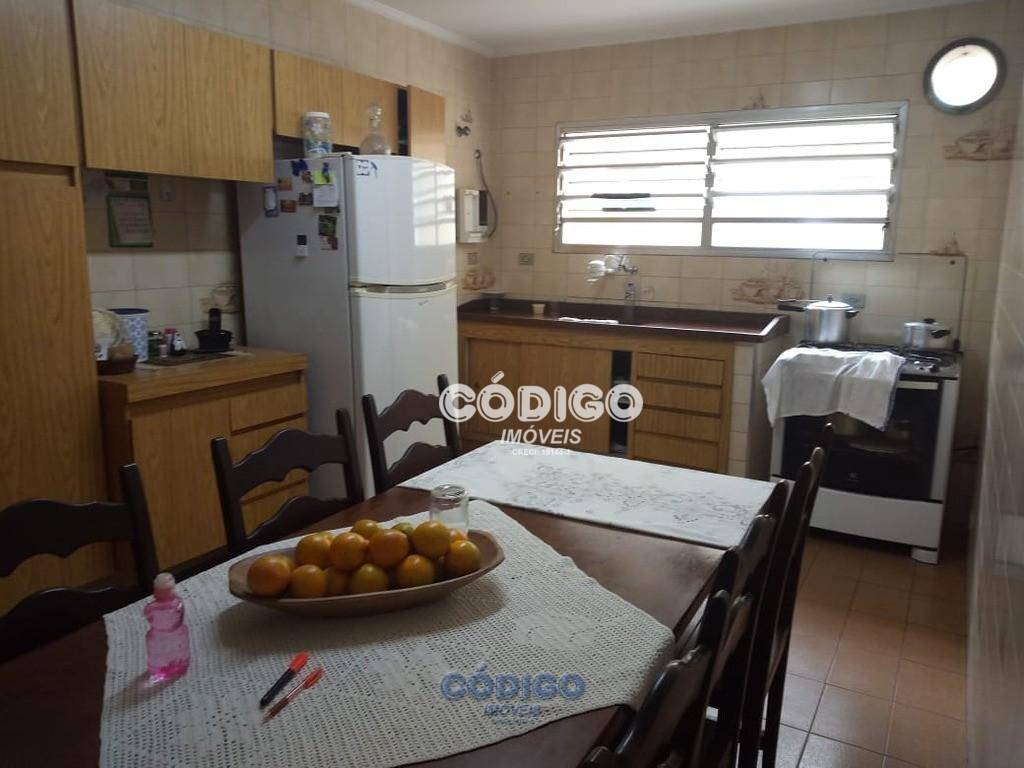 Sobrado à venda com 3 quartos, 220m² - Foto 11