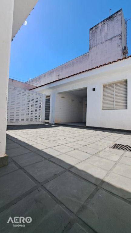 Casa para alugar com 7 quartos, 288m² - Foto 5