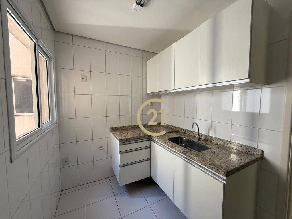 Apartamento para alugar com 3 quartos, 81m² - Foto 4