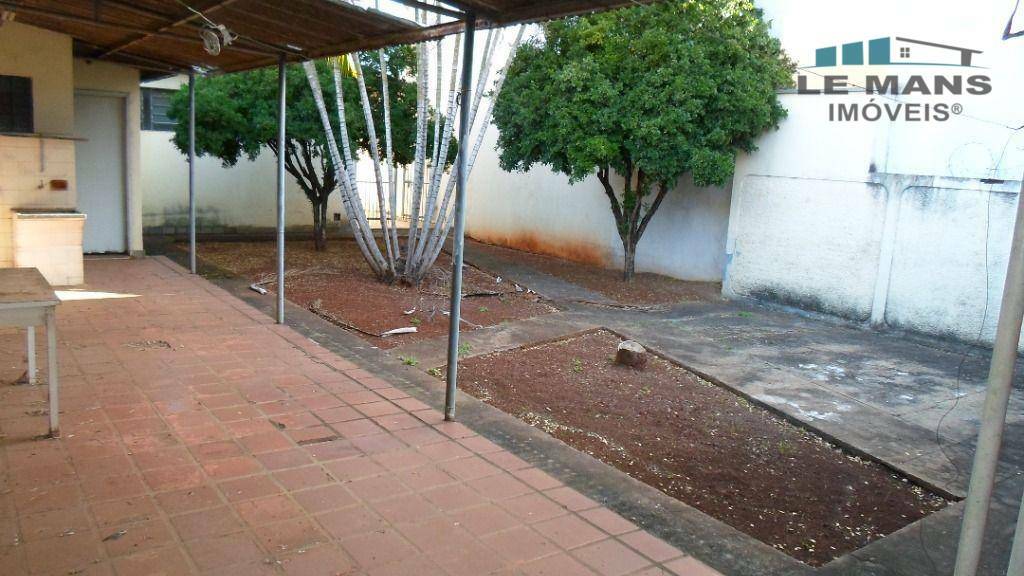 Casa à venda com 3 quartos, 180m² - Foto 35