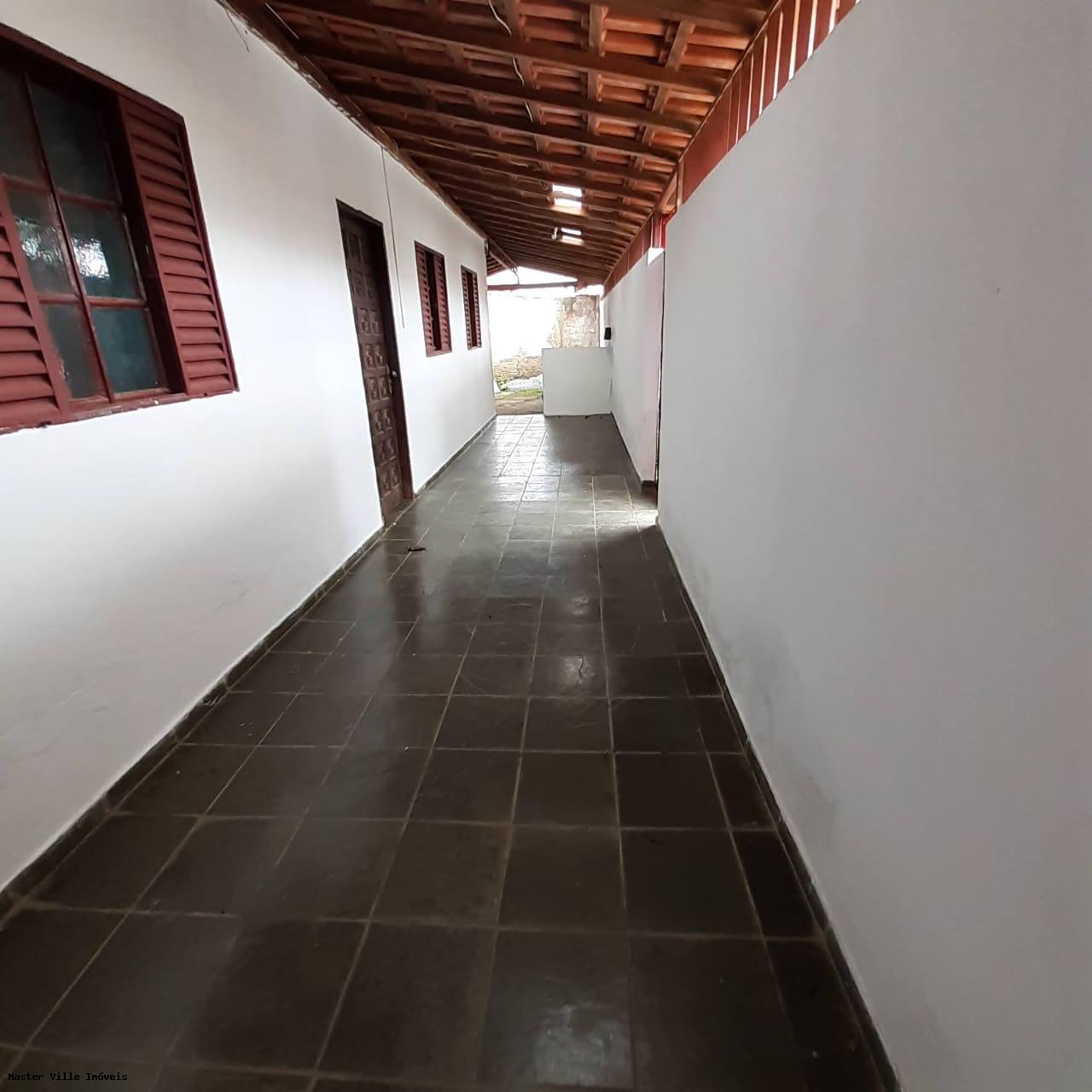 Casa para alugar com 3 quartos, 205m² - Foto 2