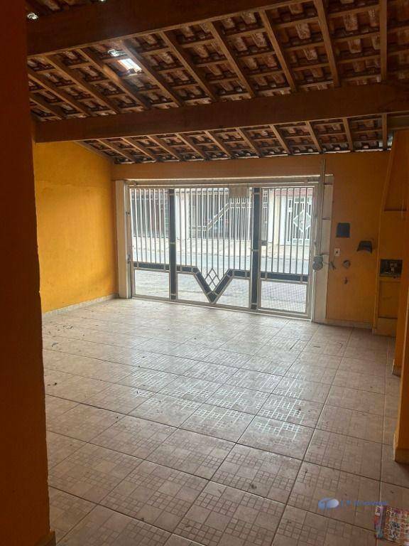 Casa à venda com 2 quartos, 105m² - Foto 2