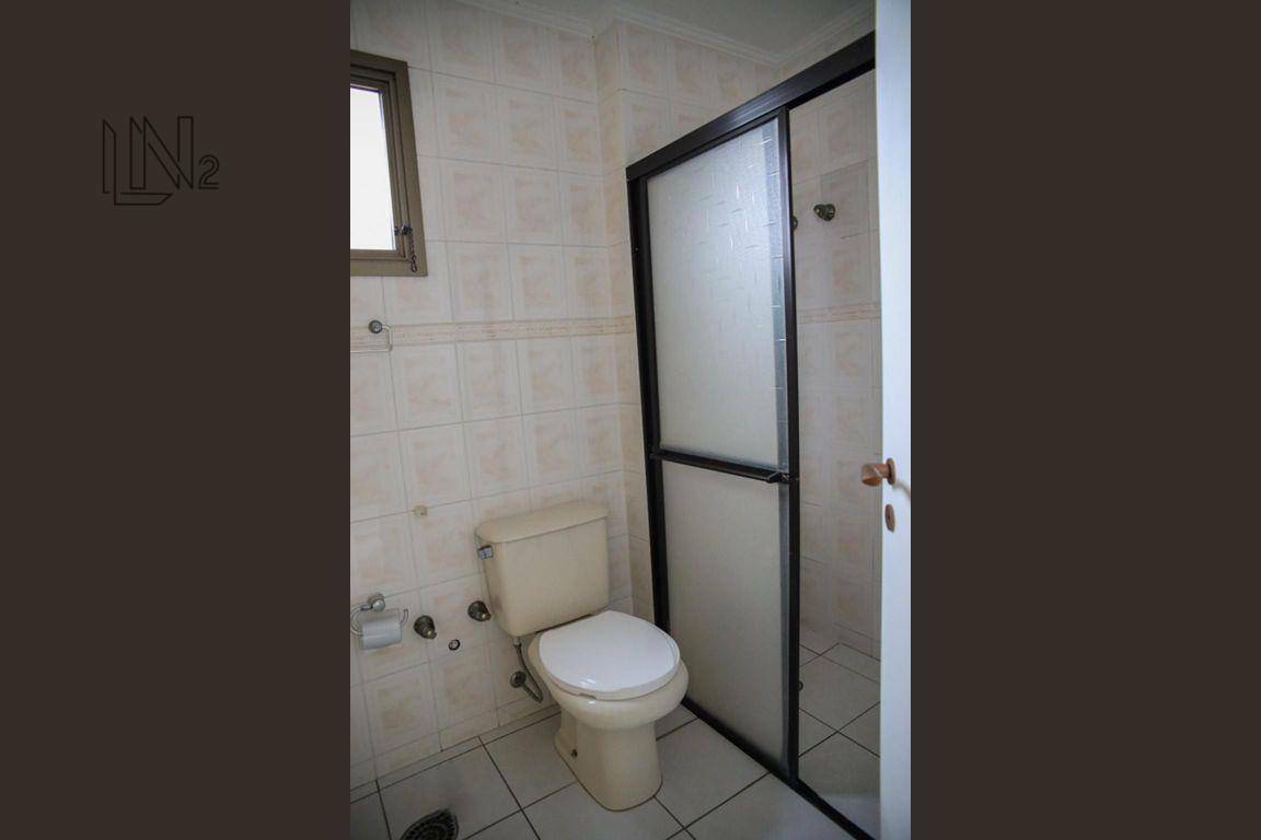 Apartamento para alugar com 3 quartos, 105m² - Foto 34