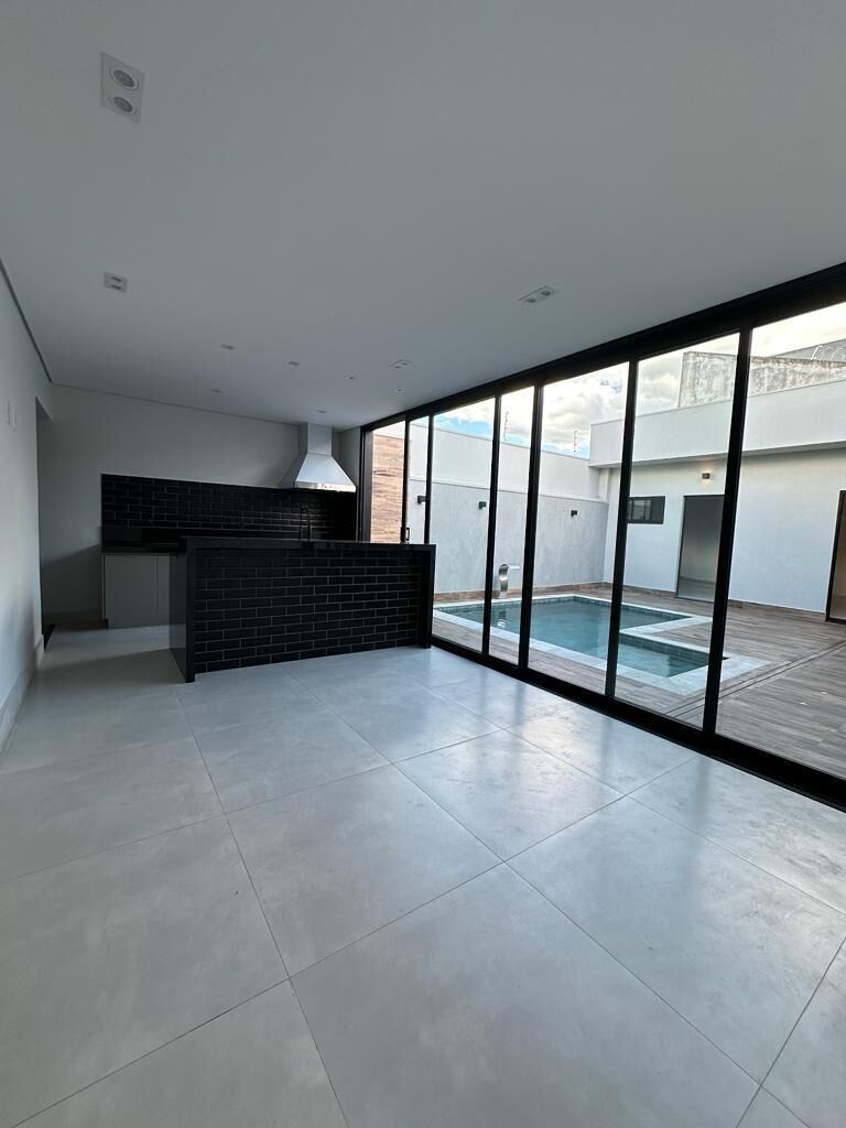 Casa à venda com 3 quartos, 190m² - Foto 8