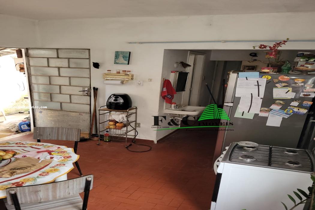 Casa à venda com 4 quartos, 280m² - Foto 1