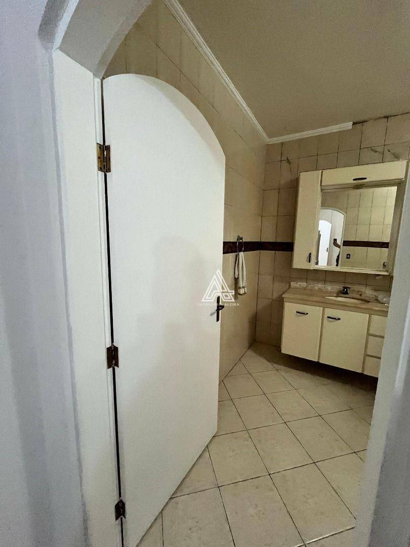 Sobrado para alugar com 3 quartos, 200m² - Foto 41