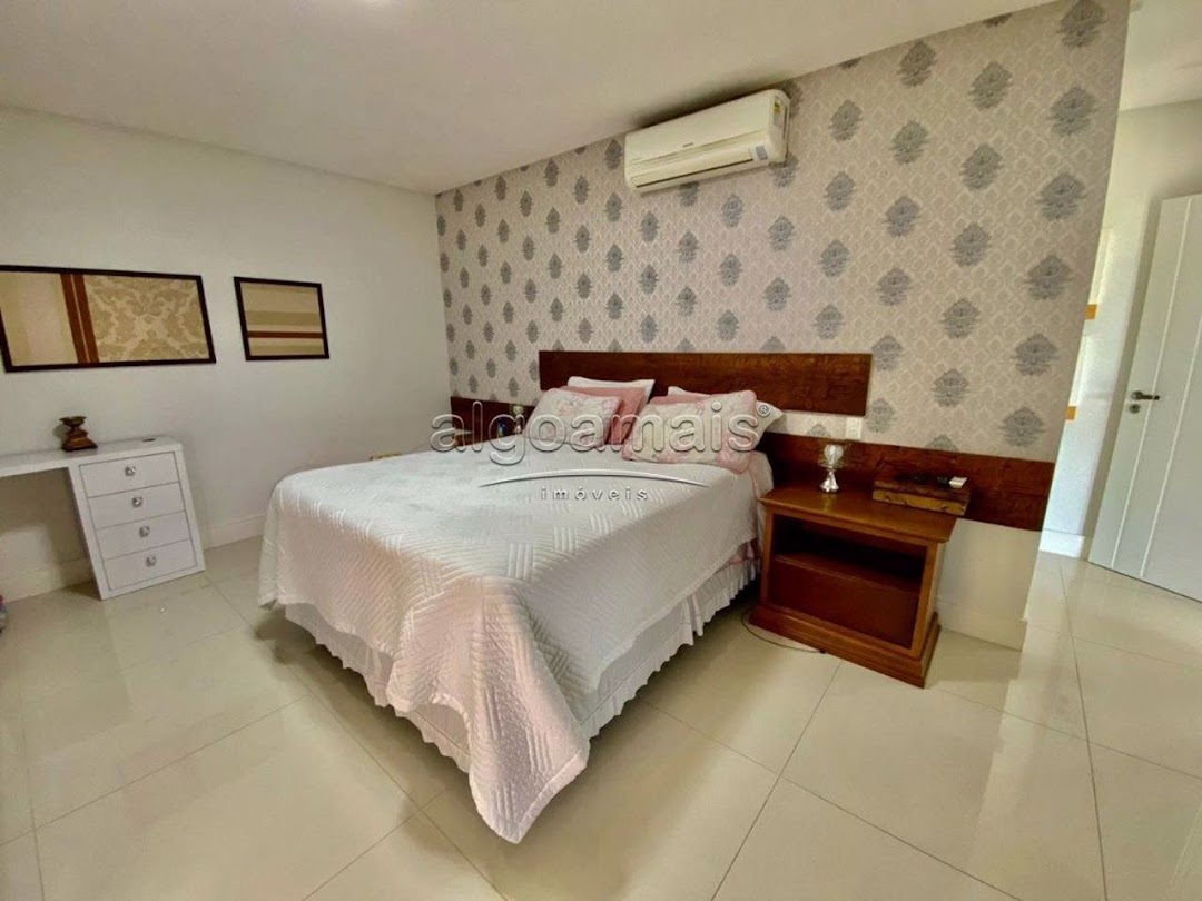 Casa de Condomínio à venda com 5 quartos, 250m² - Foto 19