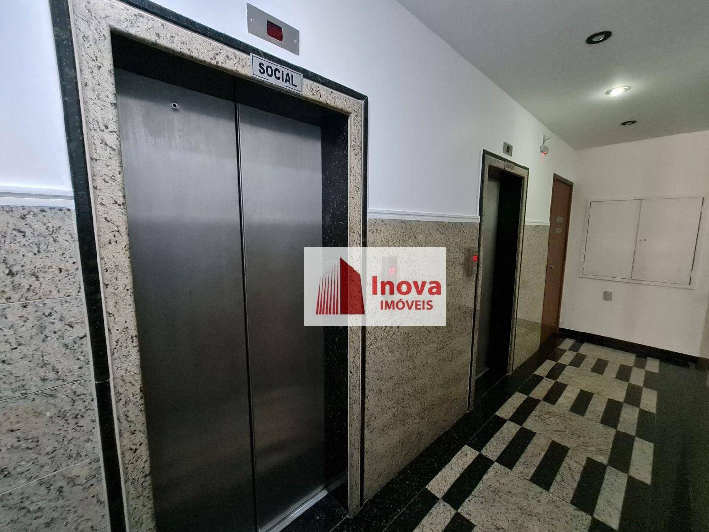 Apartamento à venda com 3 quartos, 140m² - Foto 4