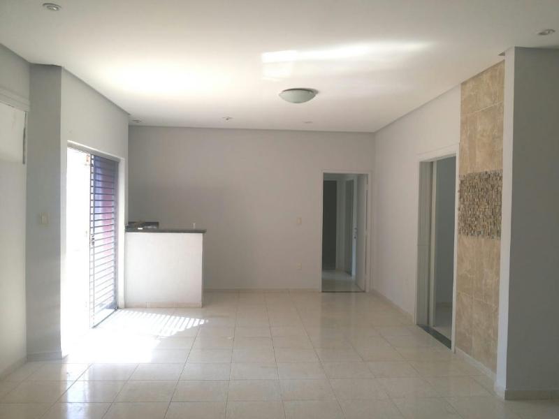 Casa à venda com 3 quartos, 203m² - Foto 2