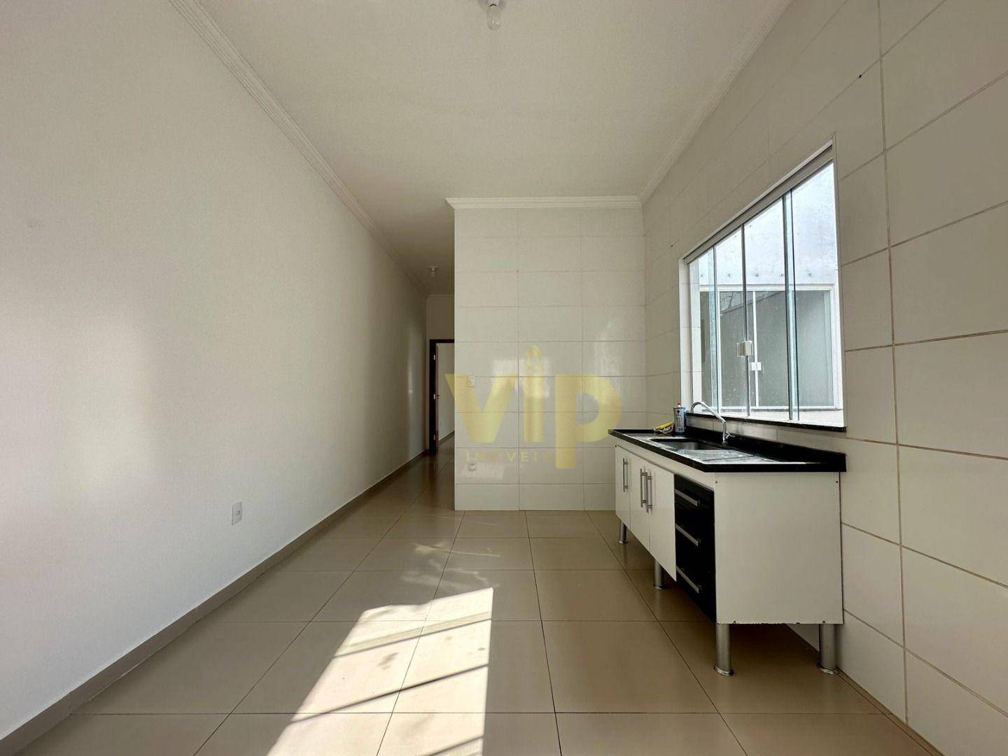 Casa à venda com 2 quartos, 70m² - Foto 5