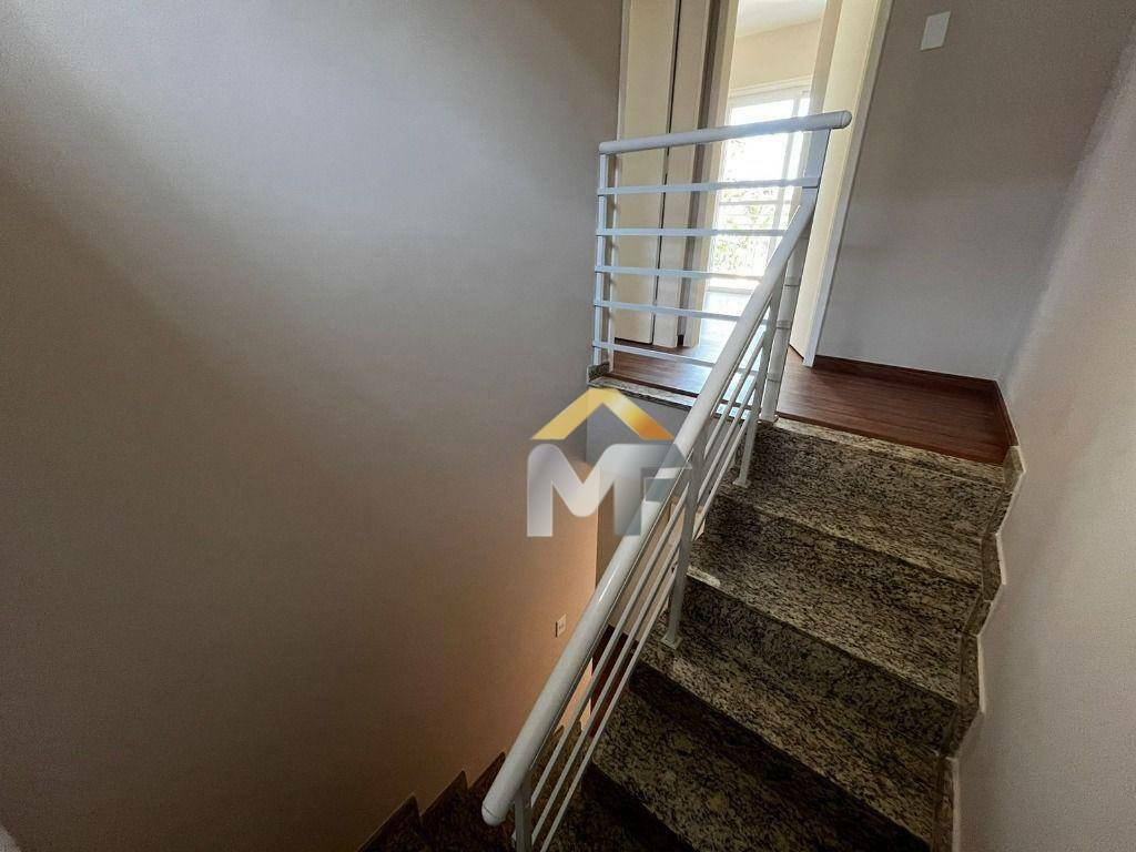 Casa à venda com 3 quartos, 180m² - Foto 25