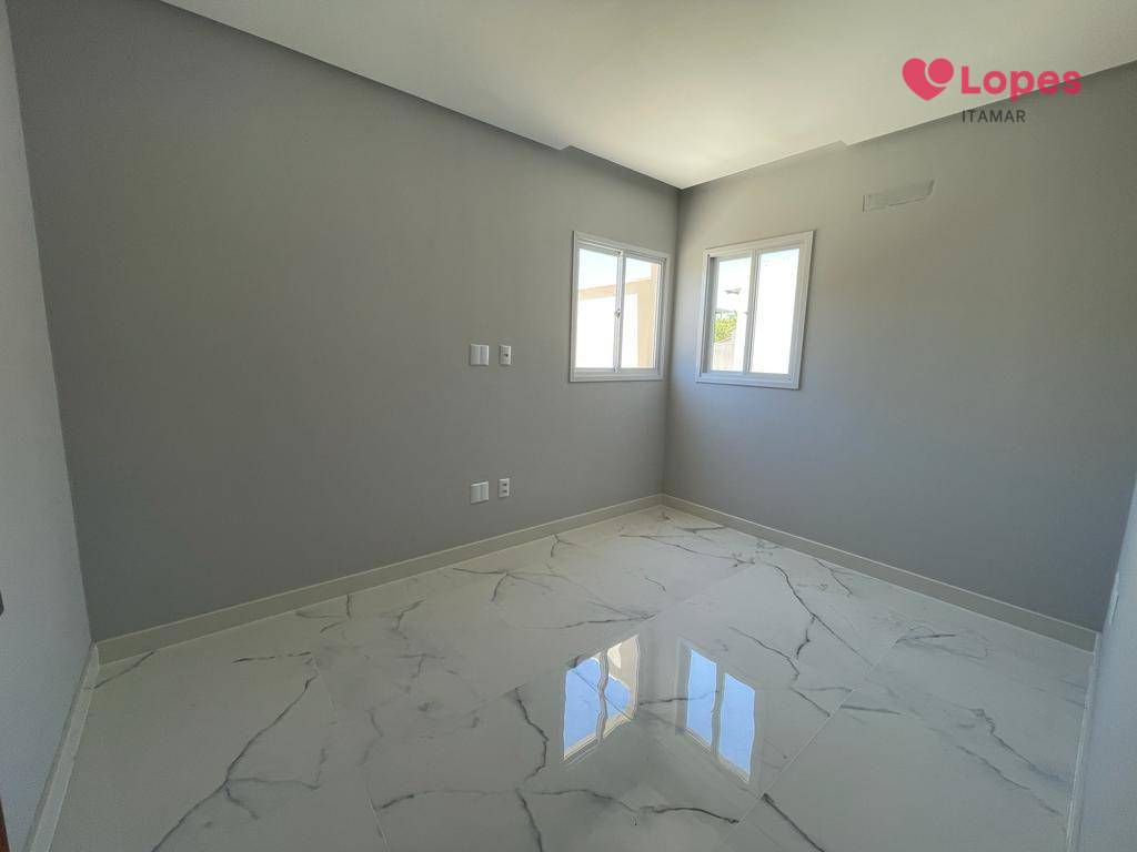 Casa à venda com 3 quartos, 220m² - Foto 11