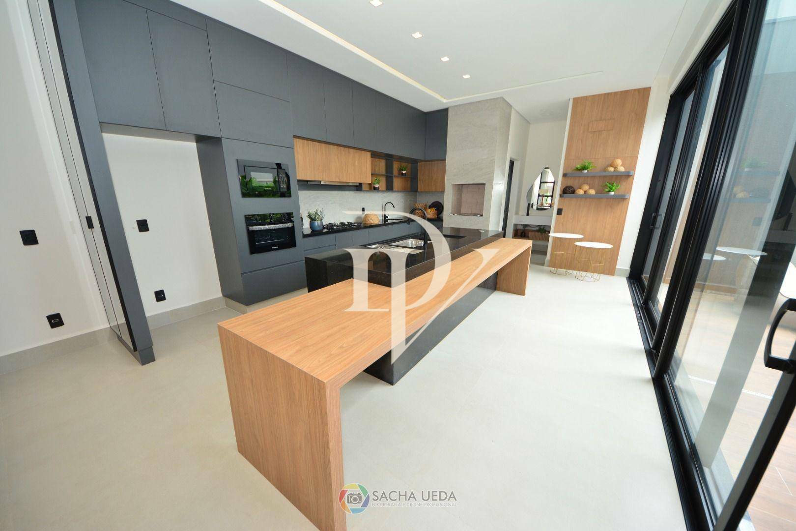 Casa à venda com 3 quartos, 220m² - Foto 2