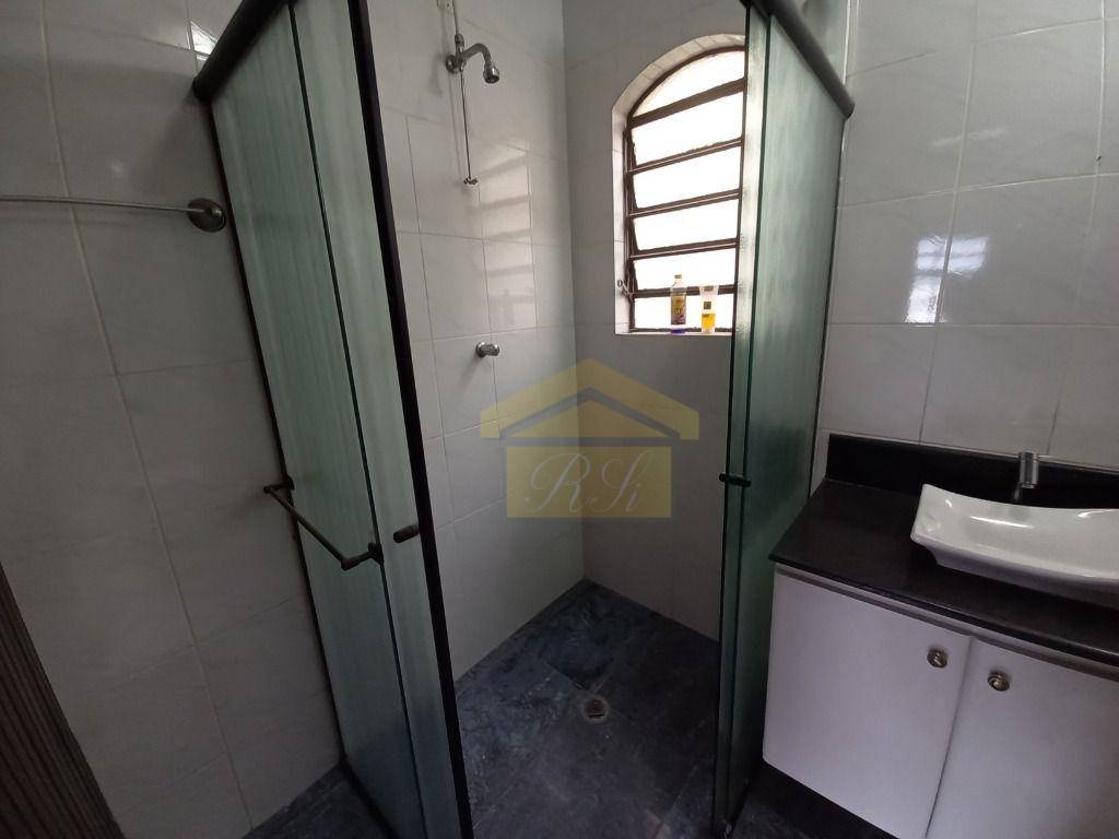 Casa à venda e aluguel com 3 quartos, 220m² - Foto 16