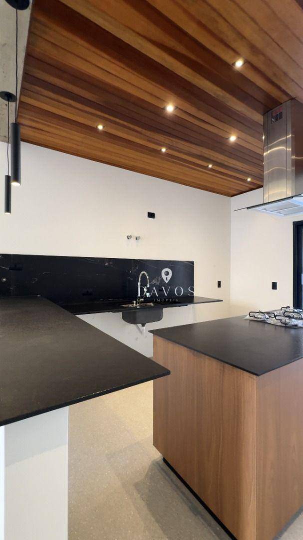 Casa à venda com 3 quartos, 200m² - Foto 4