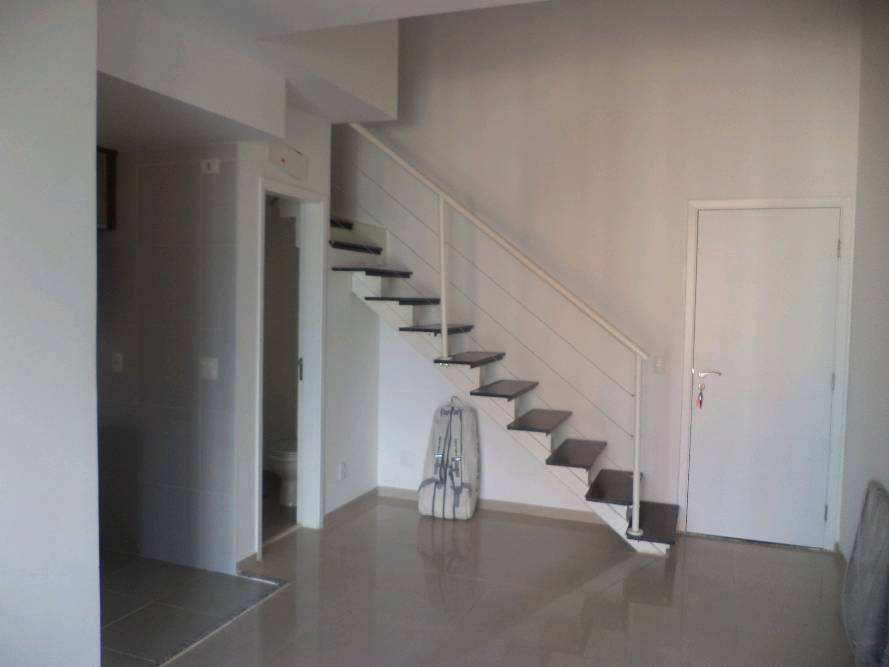 Apartamento para alugar com 1 quarto, 59m² - Foto 1