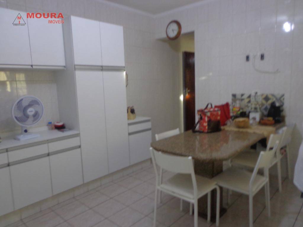 Sobrado à venda com 3 quartos, 248m² - Foto 6