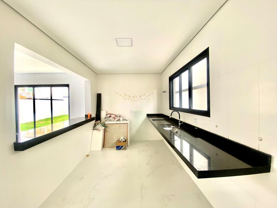 Casa à venda com 3 quartos, 190m² - Foto 4