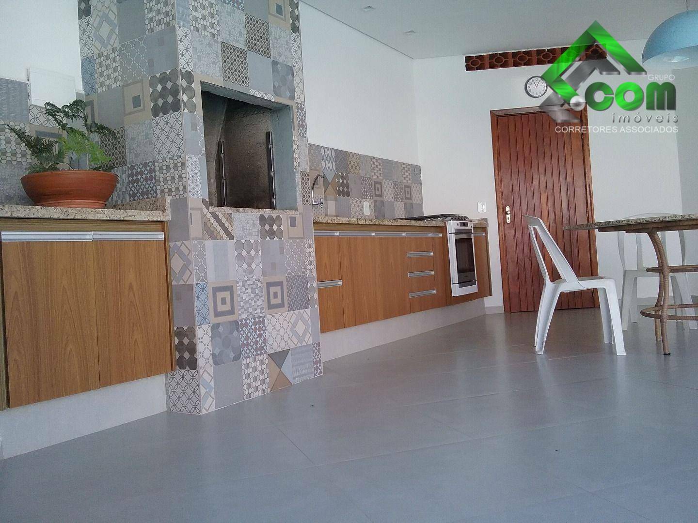 Casa à venda com 4 quartos, 231m² - Foto 3