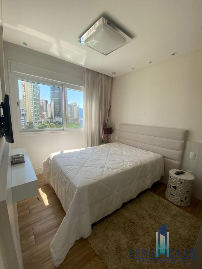 Apartamento à venda com 4 quartos, 220m² - Foto 10