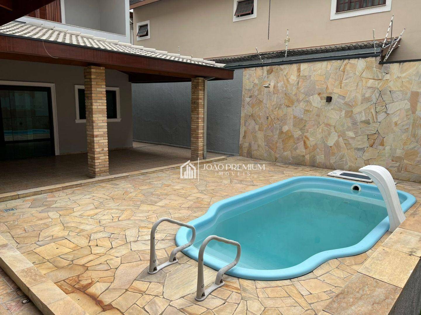 Sobrado à venda com 4 quartos, 320m² - Foto 2