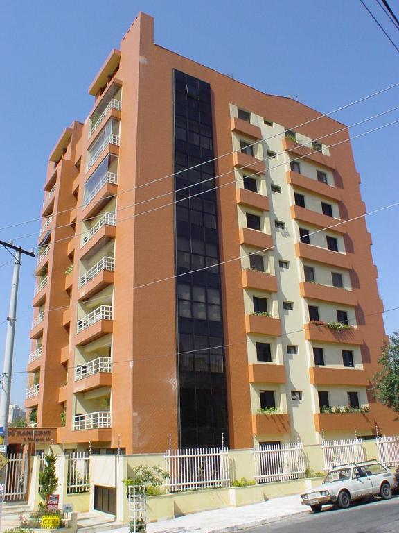 Apartamento à venda com 4 quartos, 210m² - Foto 1