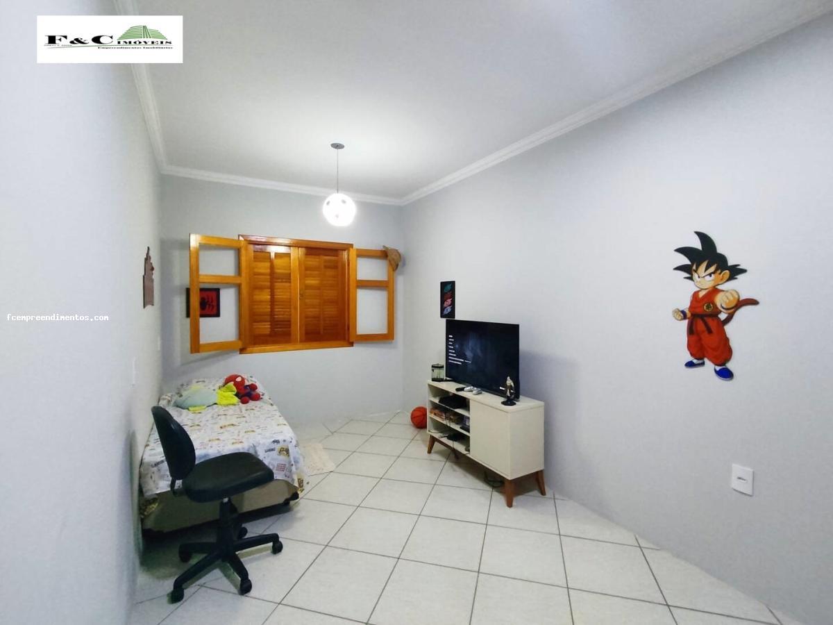 Casa à venda com 3 quartos, 200m² - Foto 5