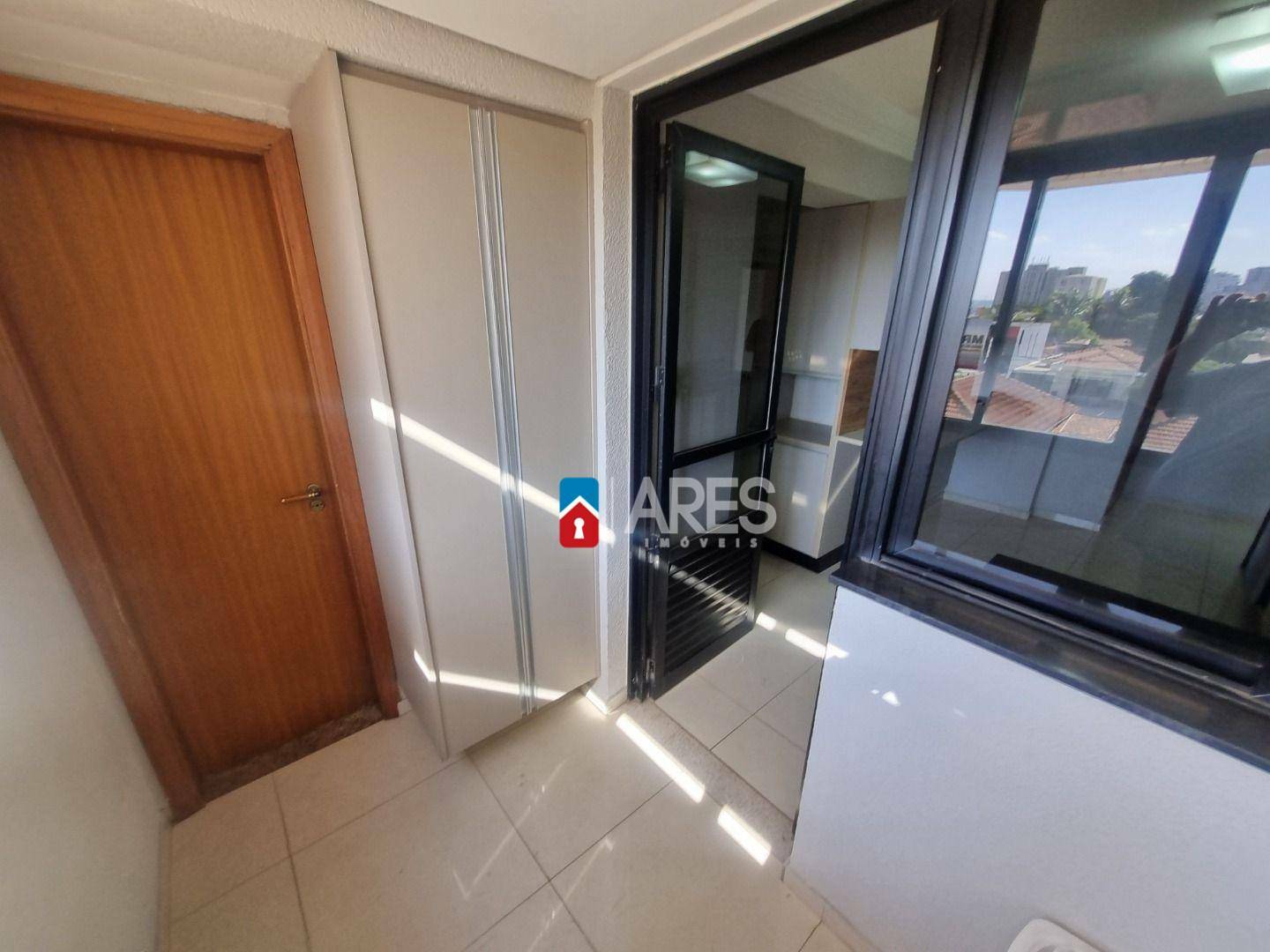 Apartamento para alugar com 4 quartos, 236m² - Foto 8