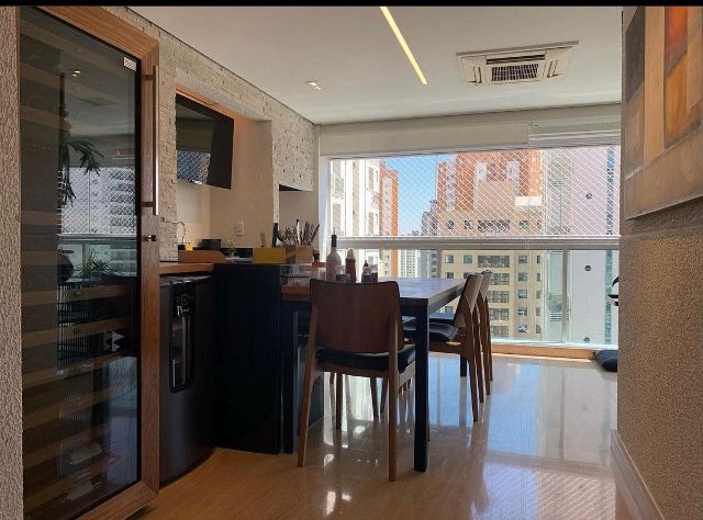 Apartamento à venda com 3 quartos, 202m² - Foto 2