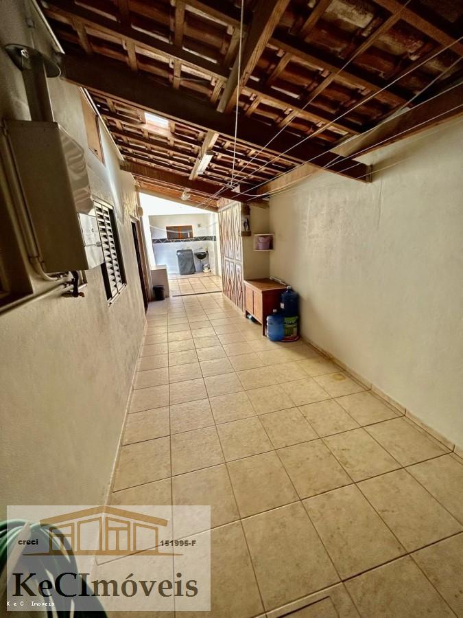 Casa à venda com 5 quartos, 170m² - Foto 21