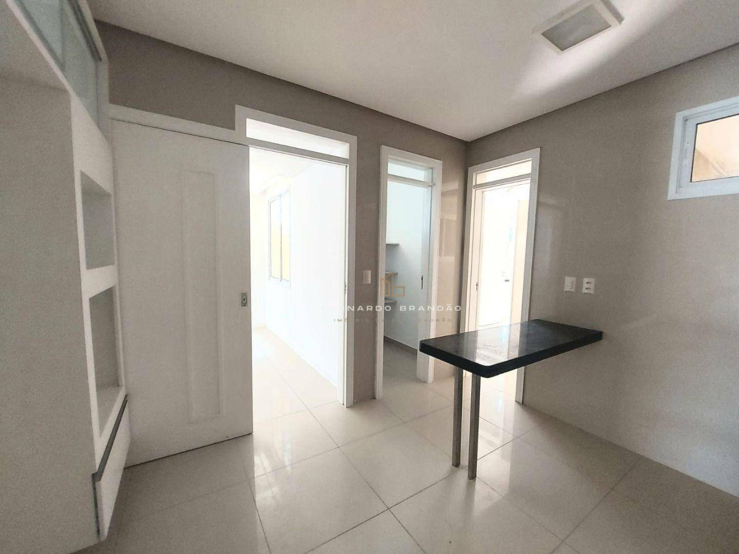 Casa à venda com 3 quartos, 230m² - Foto 11