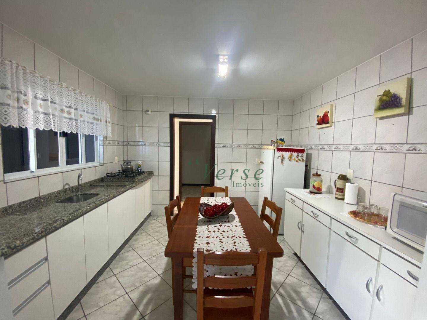 Casa à venda com 4 quartos, 302m² - Foto 17