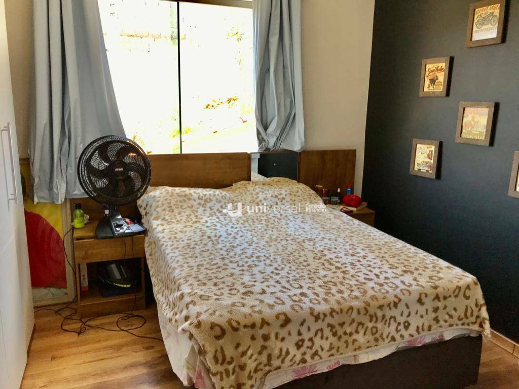 Casa à venda com 3 quartos, 180m² - Foto 11