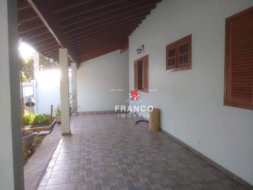 Casa para alugar com 2 quartos, 260m² - Foto 20