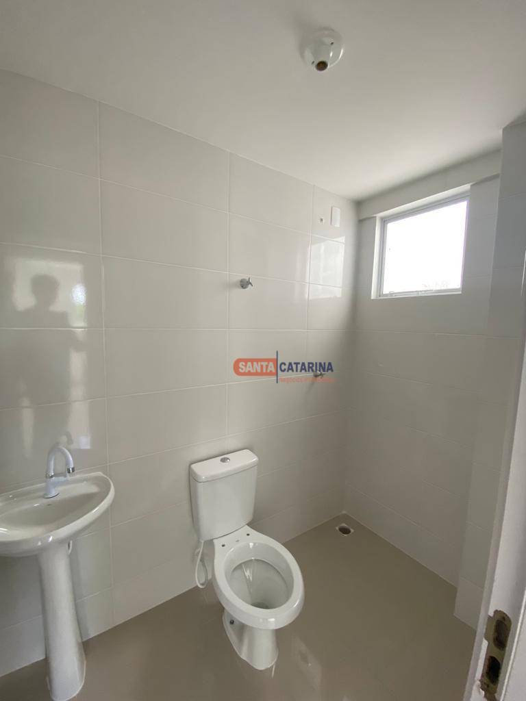 Apartamento para alugar com 2 quartos, 60m² - Foto 11