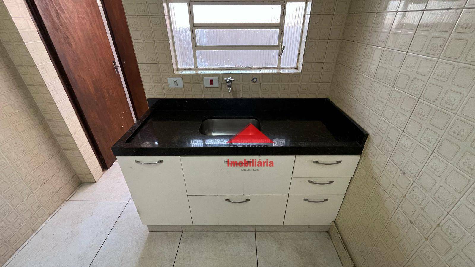 Apartamento para alugar com 3 quartos, 81m² - Foto 4