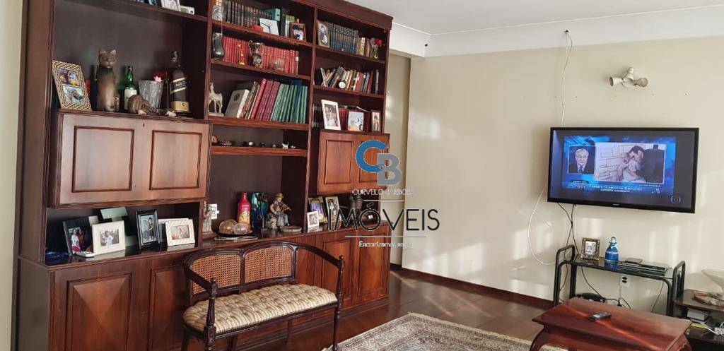 Casa à venda com 5 quartos, 340m² - Foto 5