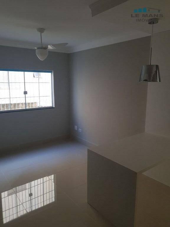 Apartamento à venda com 2 quartos, 64m² - Foto 3