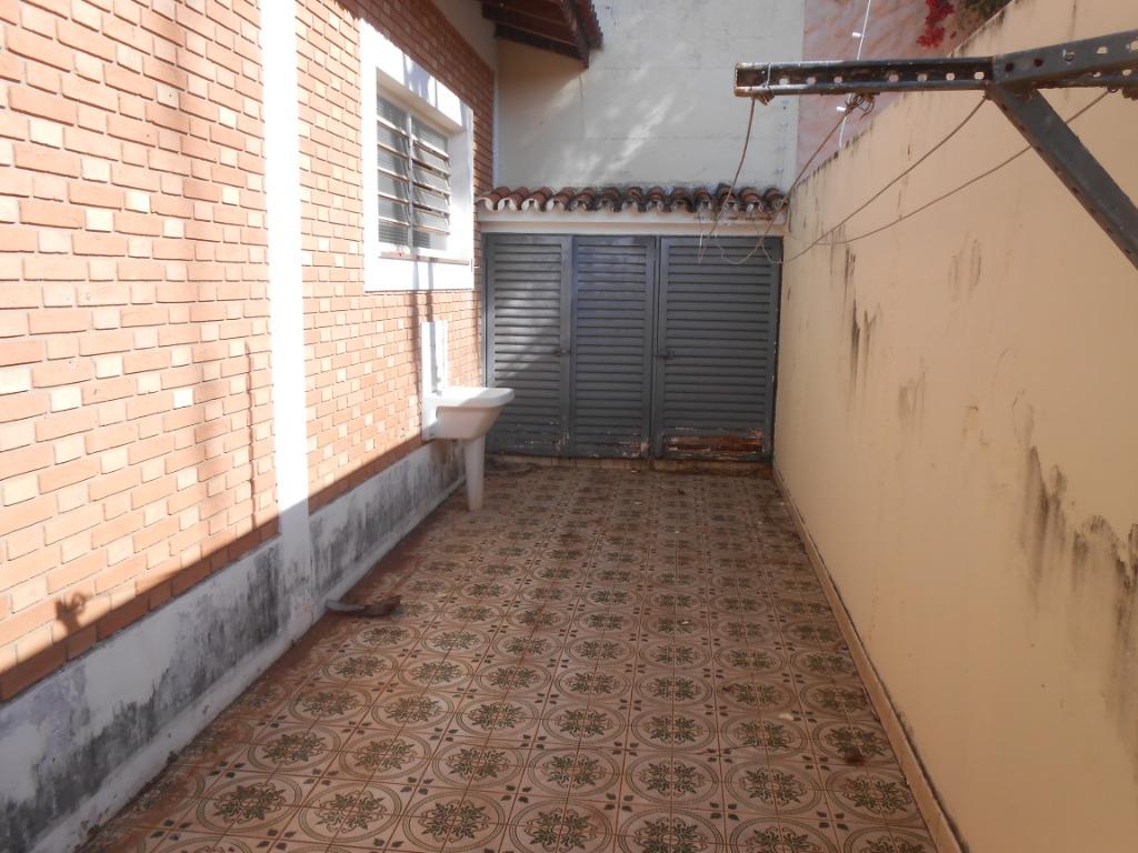 Casa para alugar com 3 quartos, 320m² - Foto 40