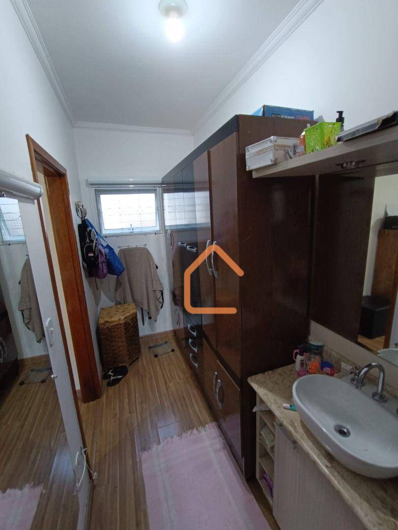 Casa à venda com 3 quartos, 230m² - Foto 10