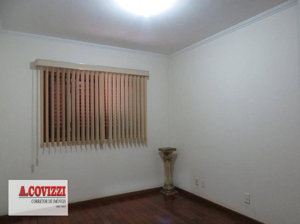 Casa à venda com 4 quartos, 225m² - Foto 4