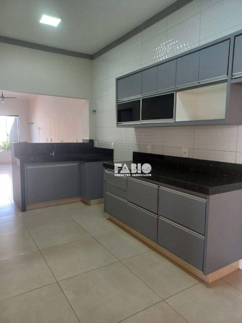 Casa à venda com 2 quartos, 170m² - Foto 13