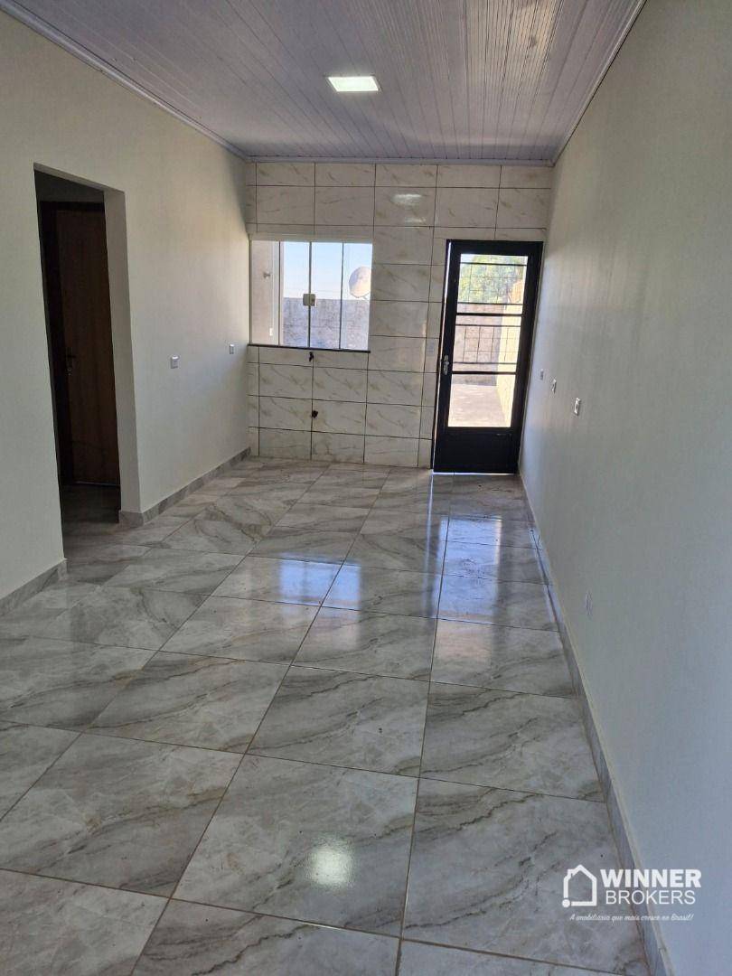 Casa à venda com 2 quartos, 60m² - Foto 4