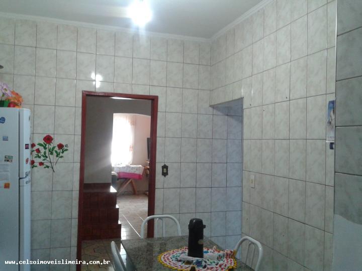 Casa à venda com 5 quartos, 140m² - Foto 10