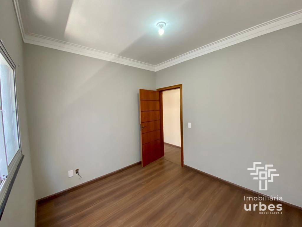 Casa à venda com 4 quartos, 176m² - Foto 7