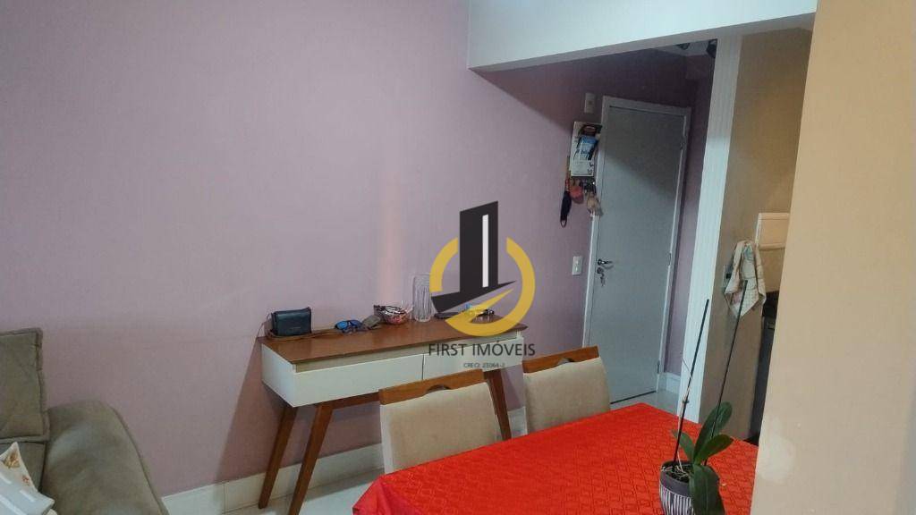 Apartamento à venda com 2 quartos, 62m² - Foto 4