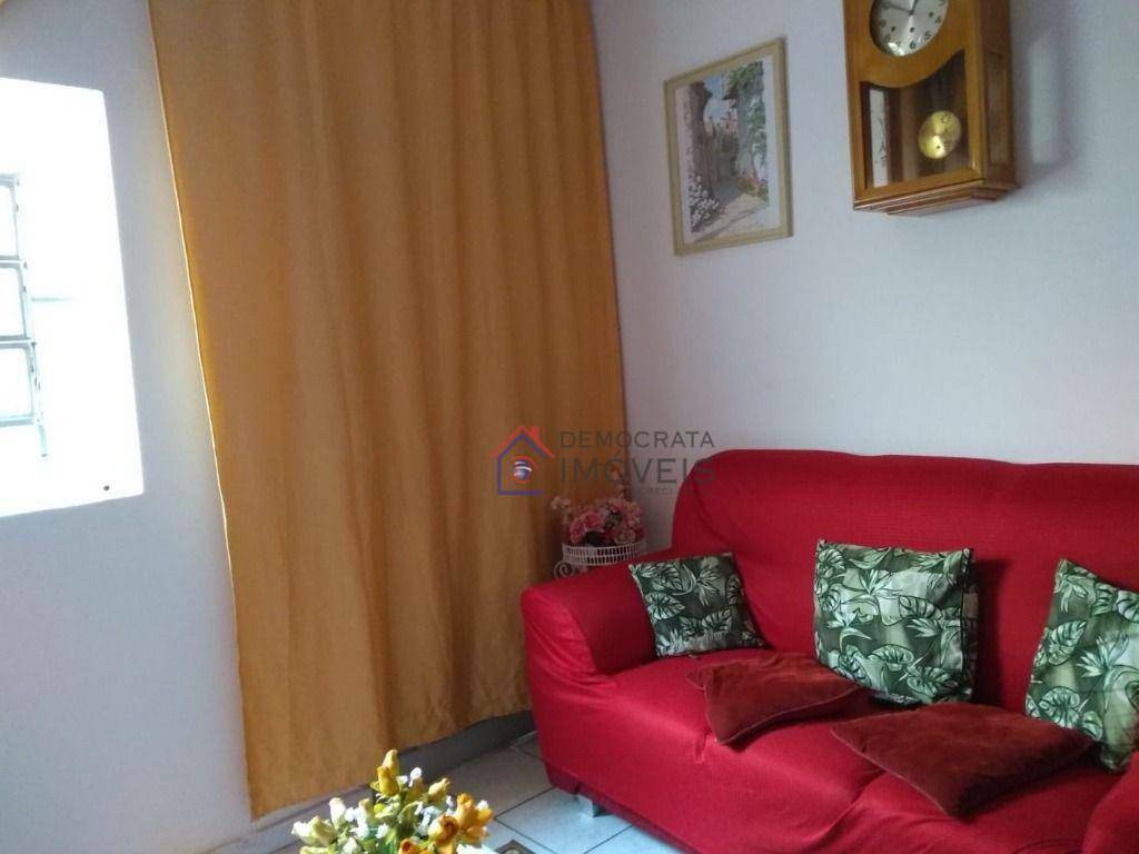 Sobrado à venda com 3 quartos, 150m² - Foto 2