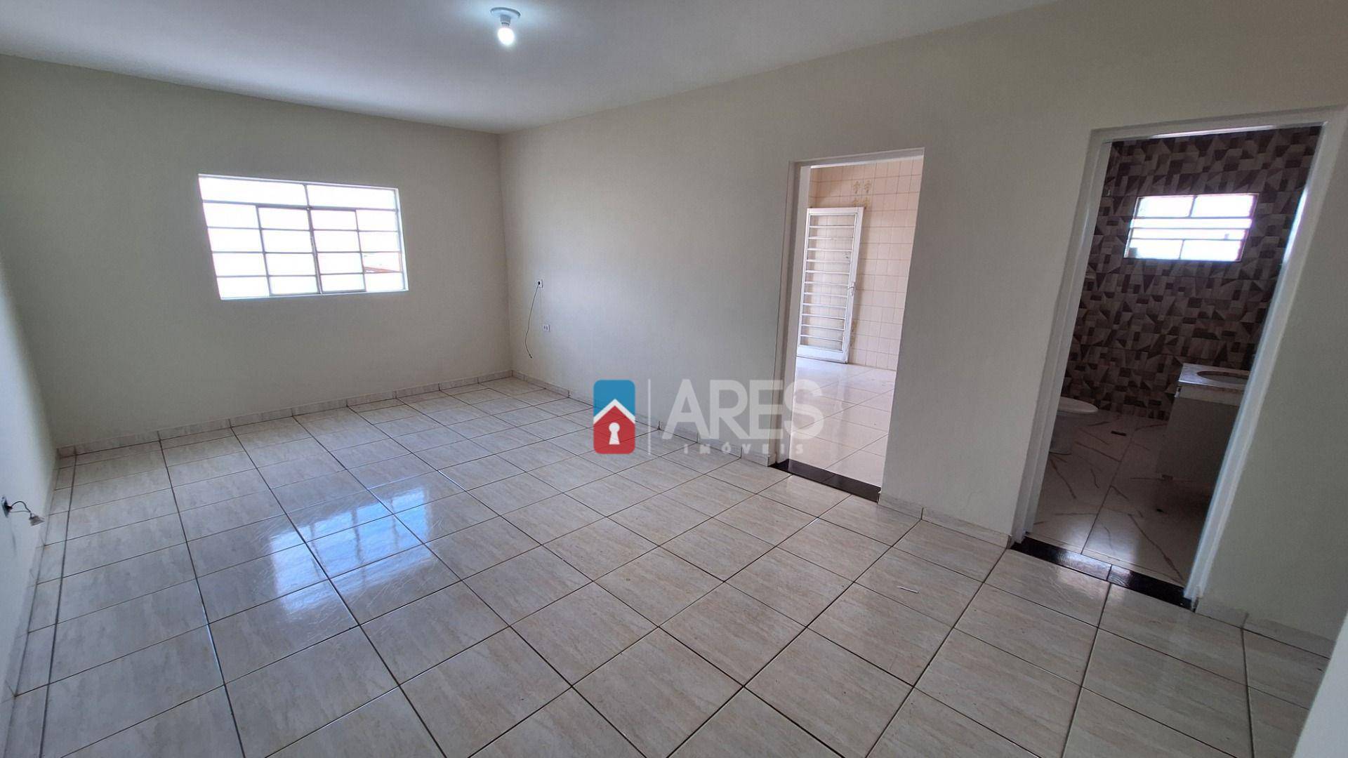 Casa para alugar com 2 quartos, 122m² - Foto 1