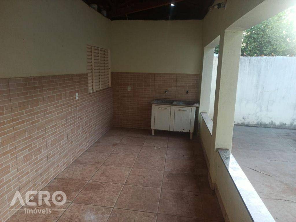 Casa à venda com 2 quartos, 110m² - Foto 7